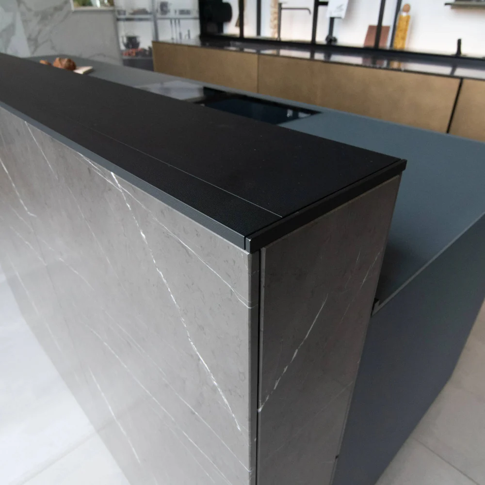 Valcucine Artematica Ex-Display Kitchen - Image 32
